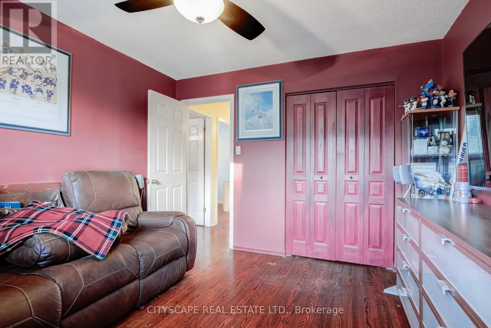 22 JADE CRESCENT