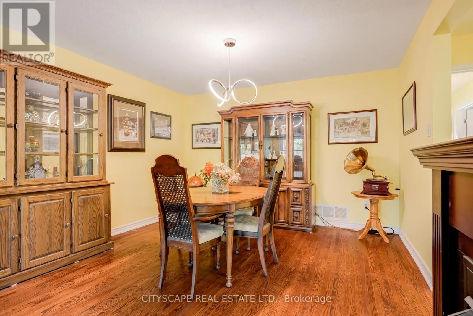 22 JADE CRESCENT