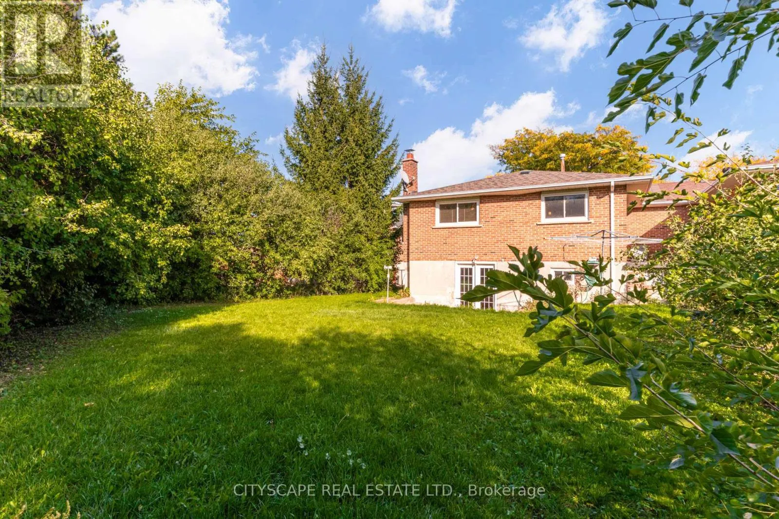 22 JADE CRESCENT