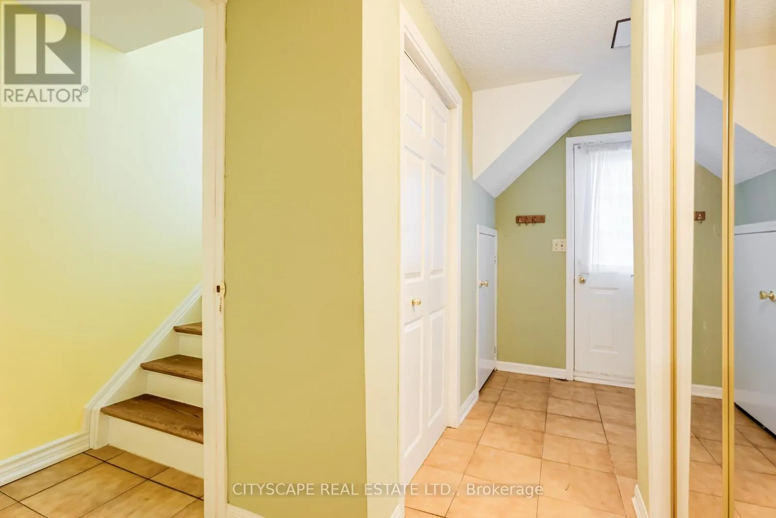 22 JADE CRESCENT
