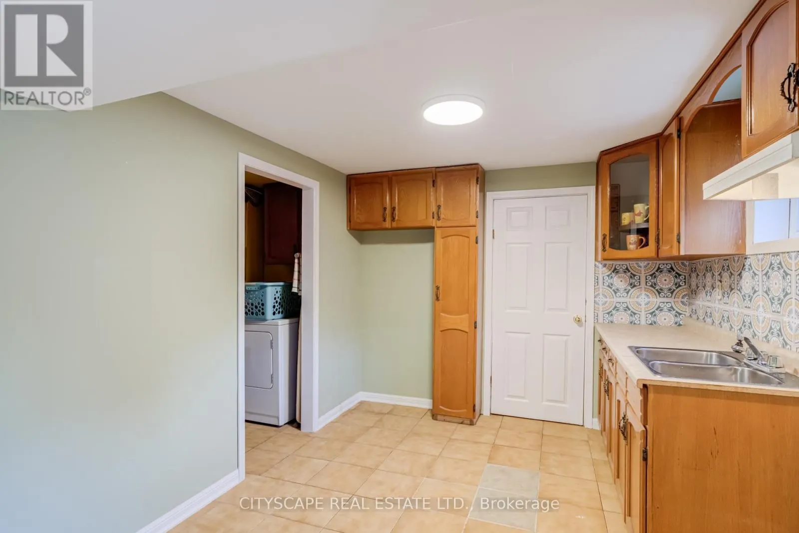 22 JADE CRESCENT