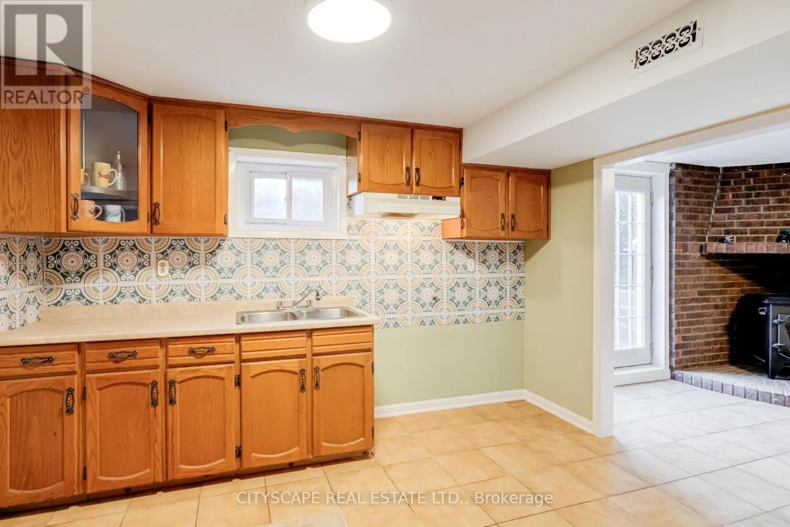22 JADE CRESCENT