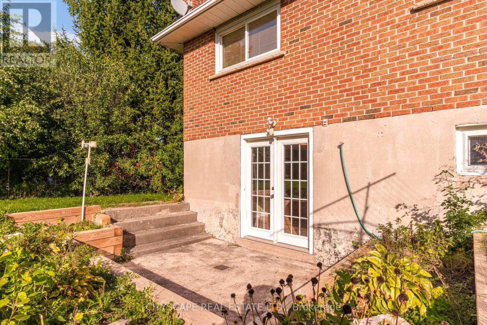 22 JADE CRESCENT