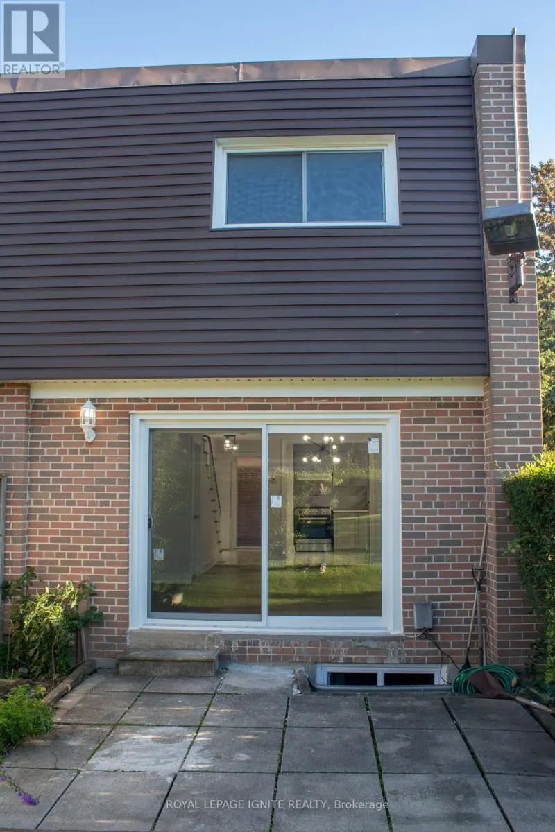 32 - 23 TEALHAM DRIVE