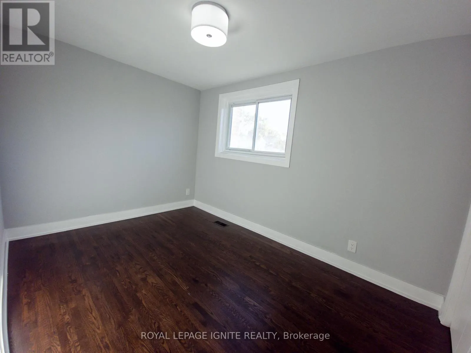 32 - 23 TEALHAM DRIVE