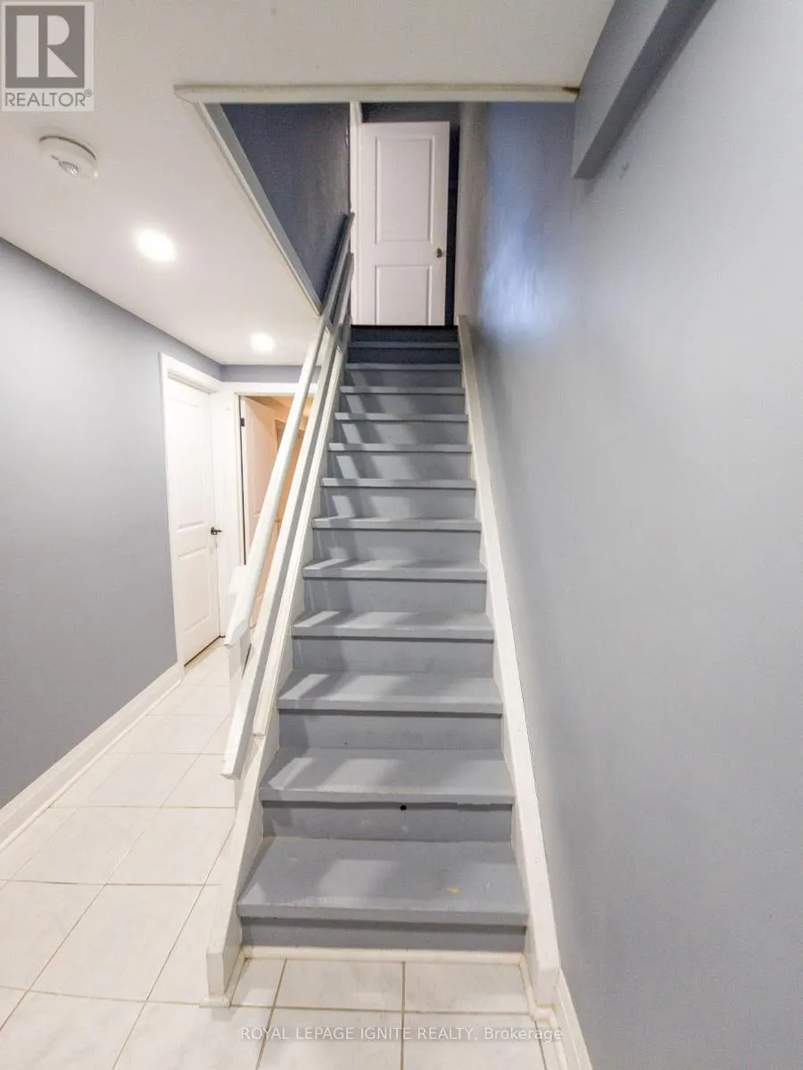 32 - 23 TEALHAM DRIVE