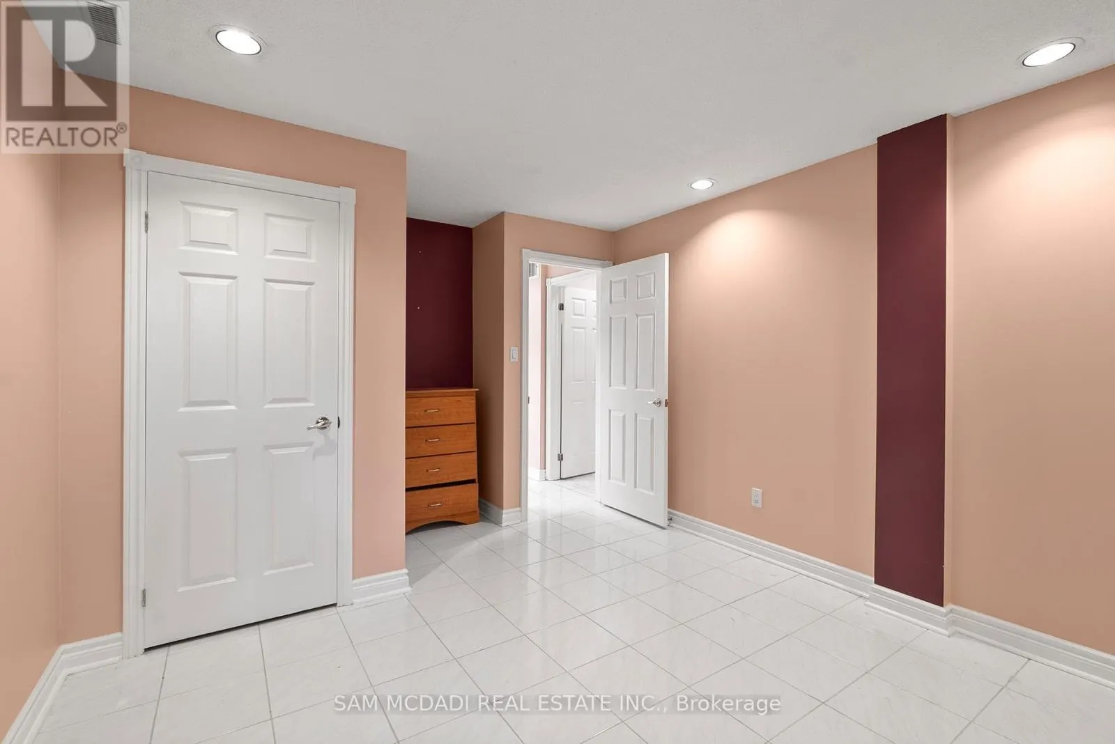2339 GLENGARRY ROAD