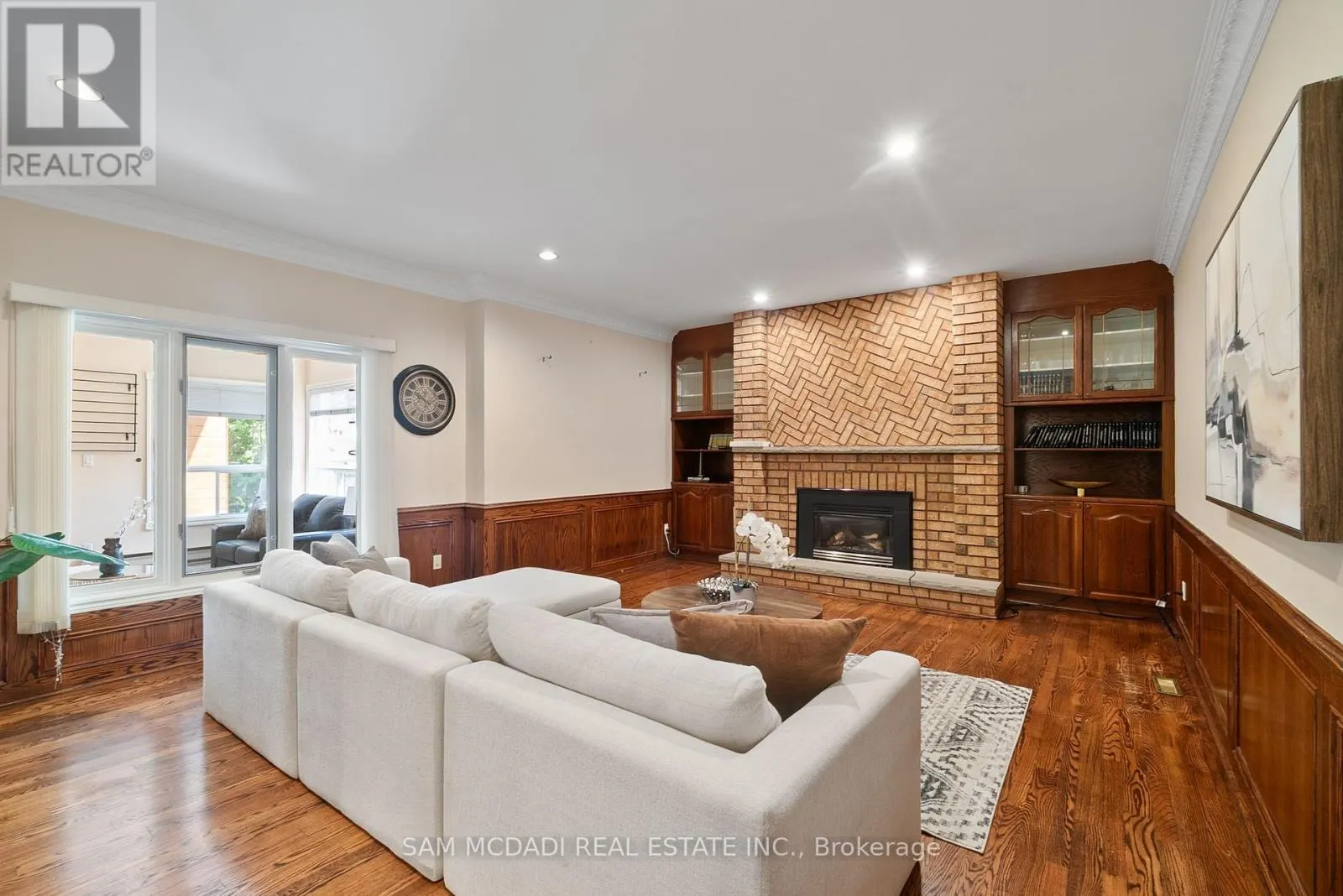 2339 GLENGARRY ROAD