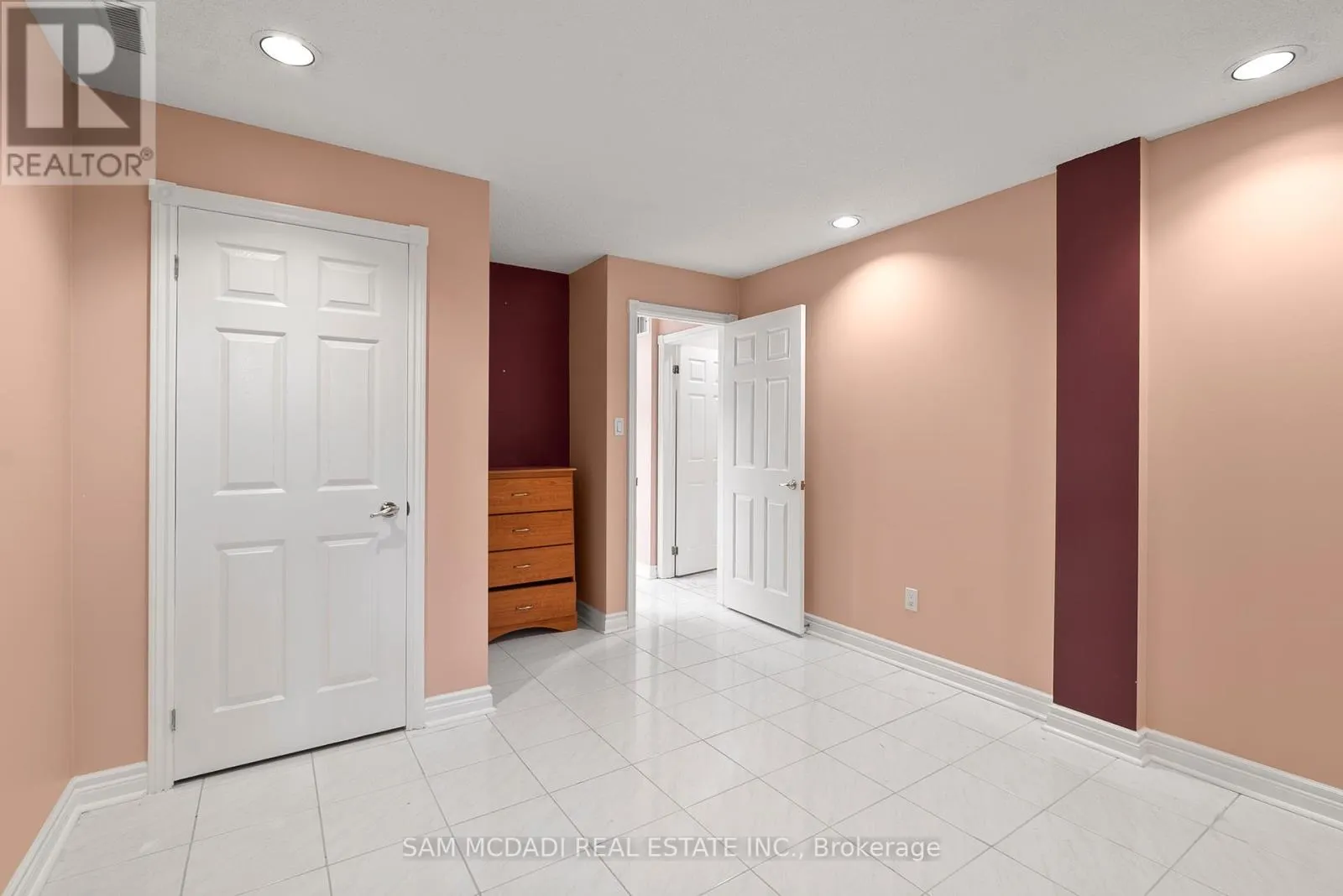 2339 GLENGARRY ROAD