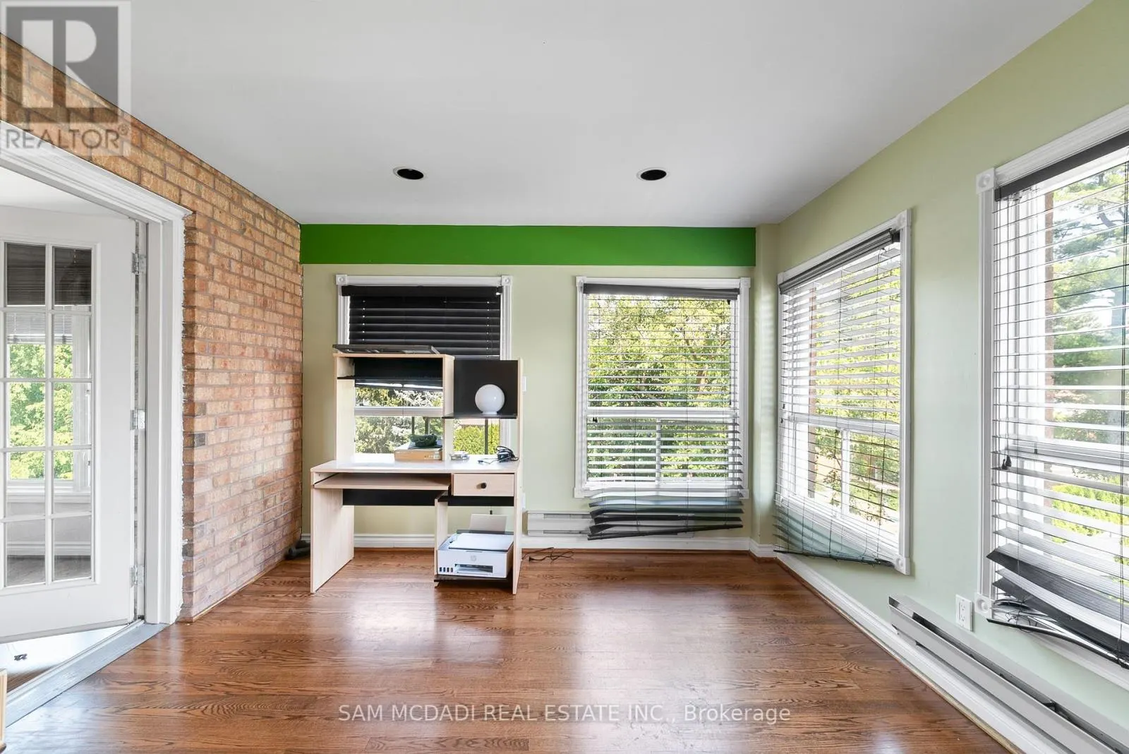 2339 GLENGARRY ROAD