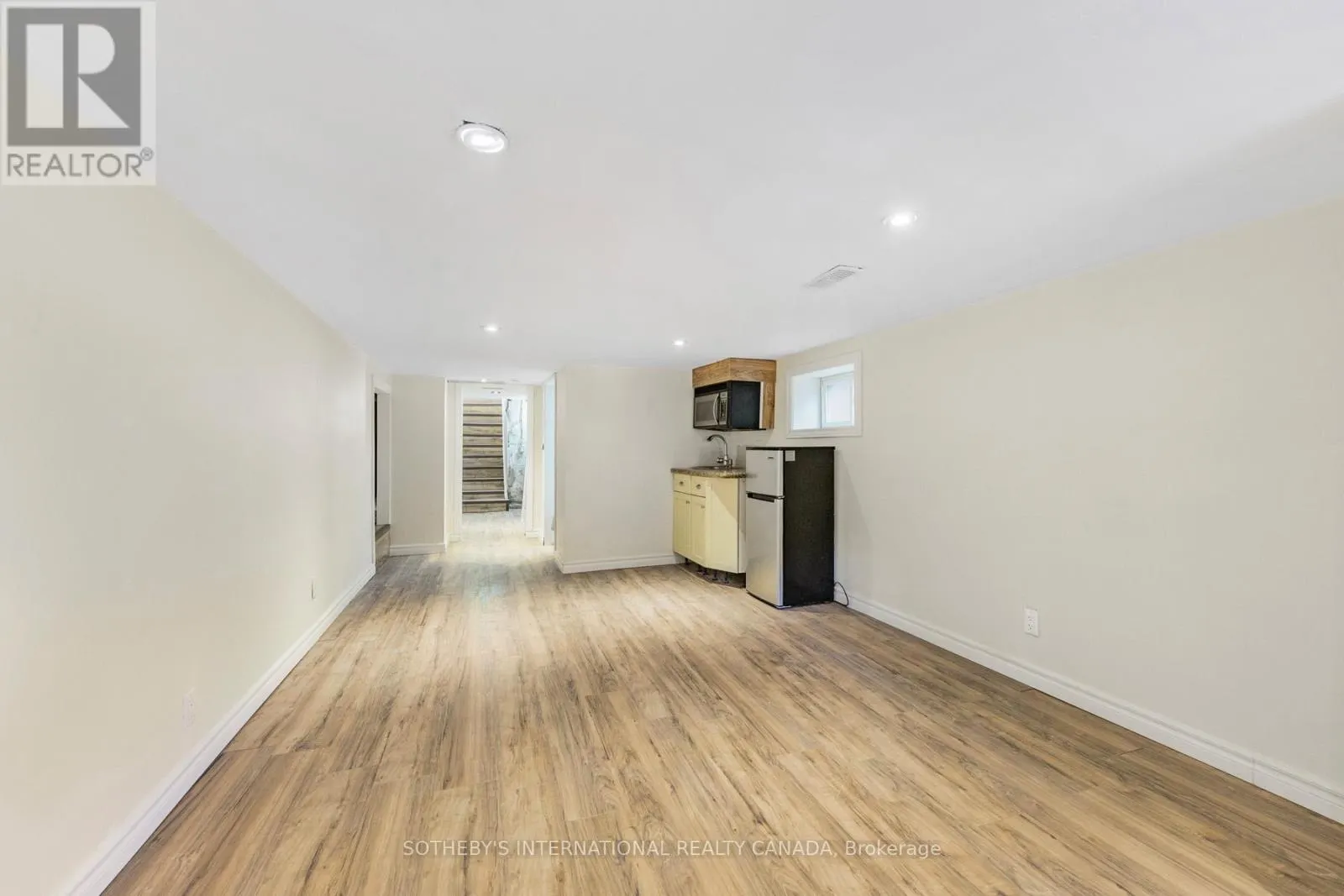 70 DUNRAVEN DRIVE