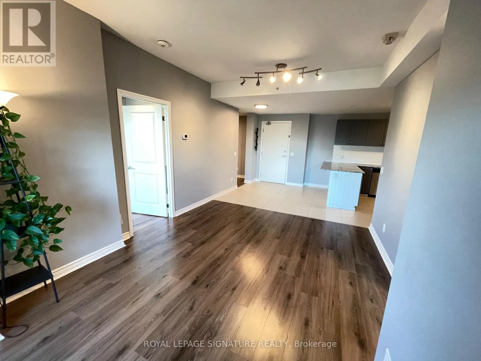 401 - 2522 KEELE STREET