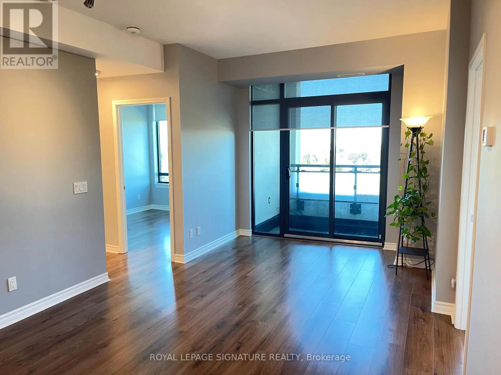 401 - 2522 KEELE STREET