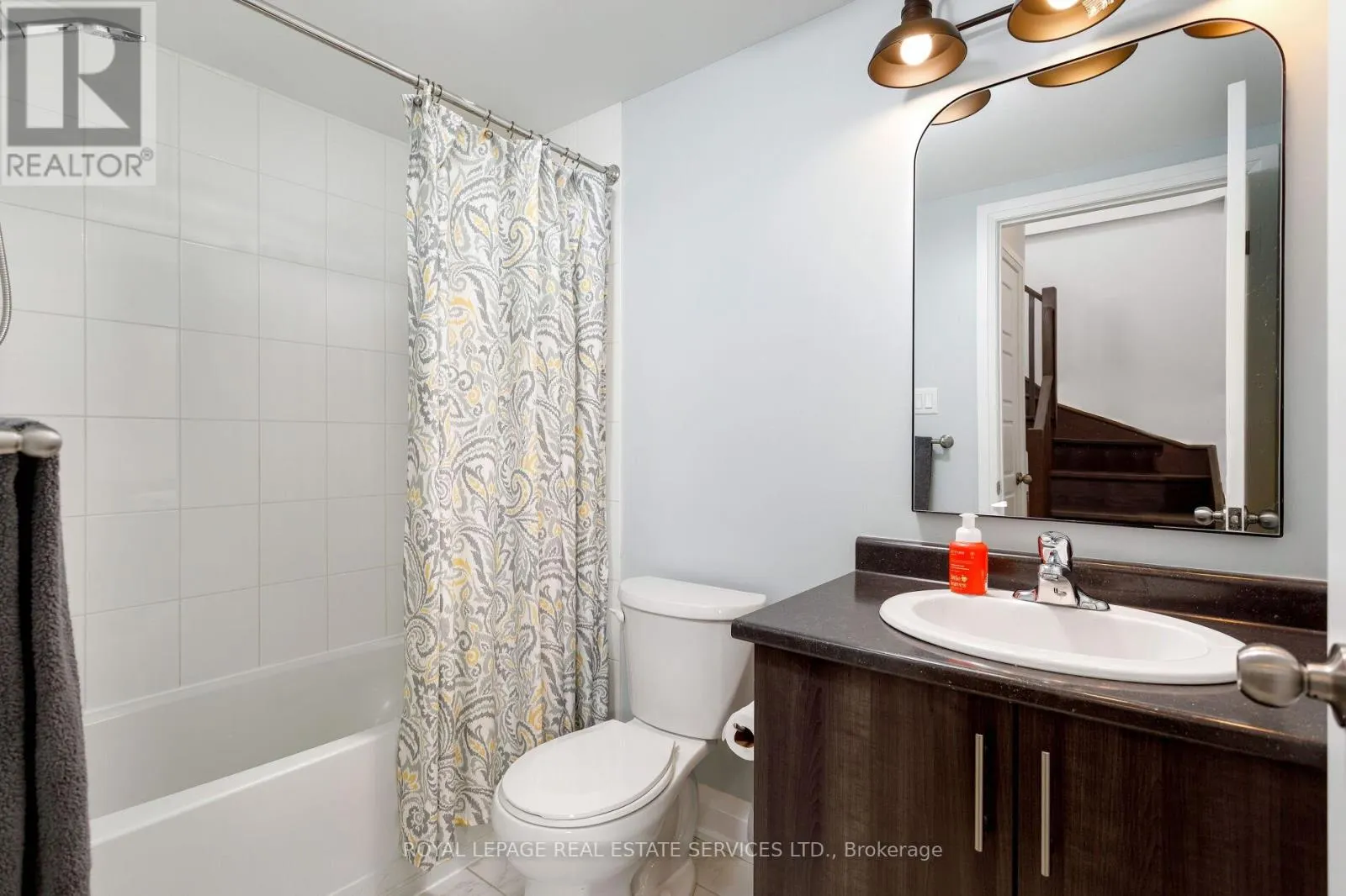 22 - 405 PLAINS ROAD E