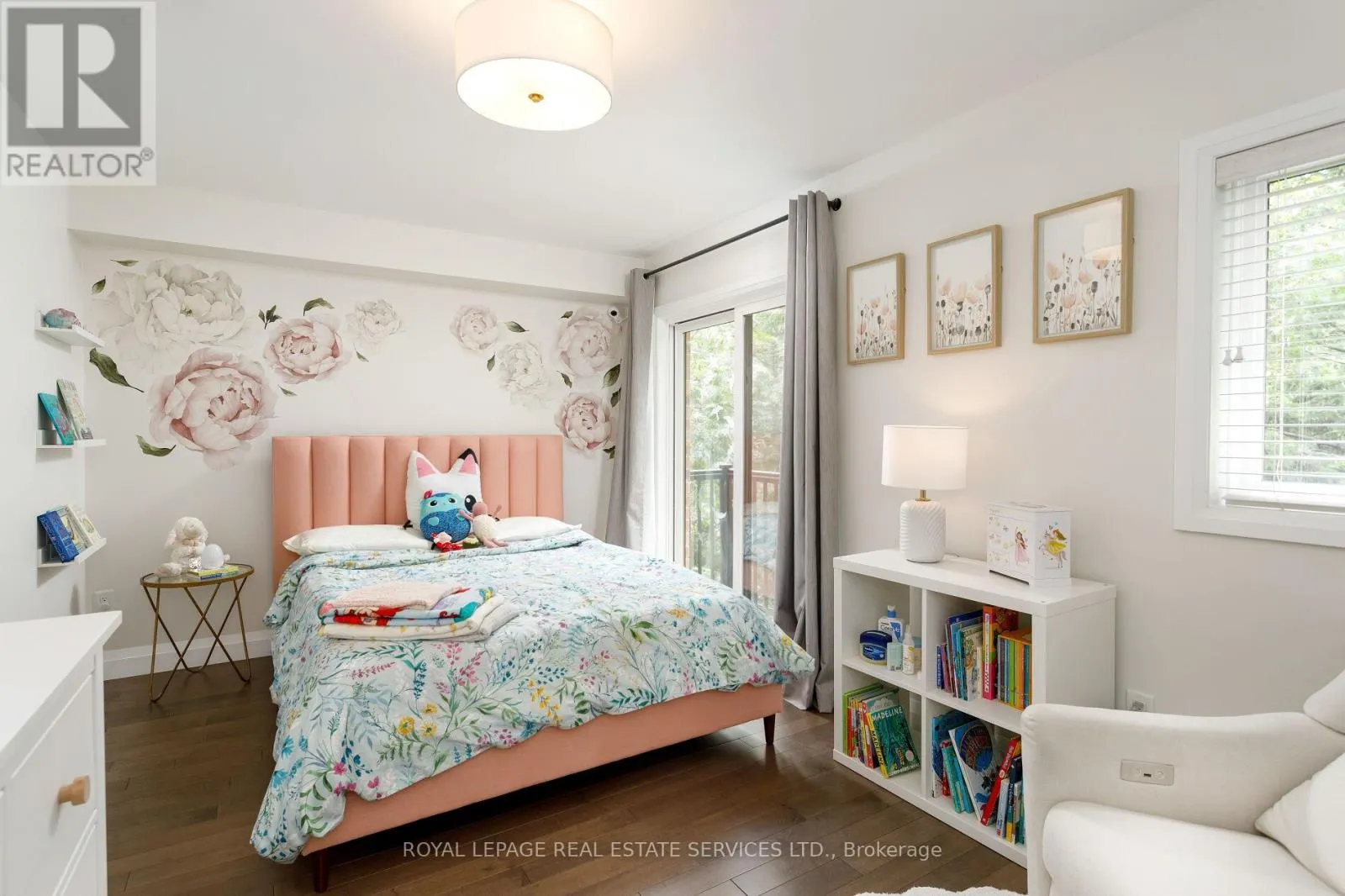 22 - 405 PLAINS ROAD E