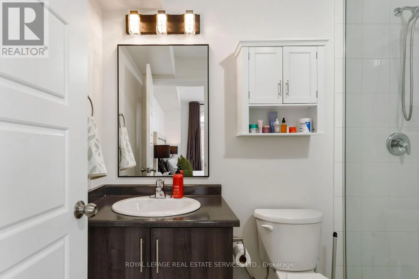 22 - 405 PLAINS ROAD E