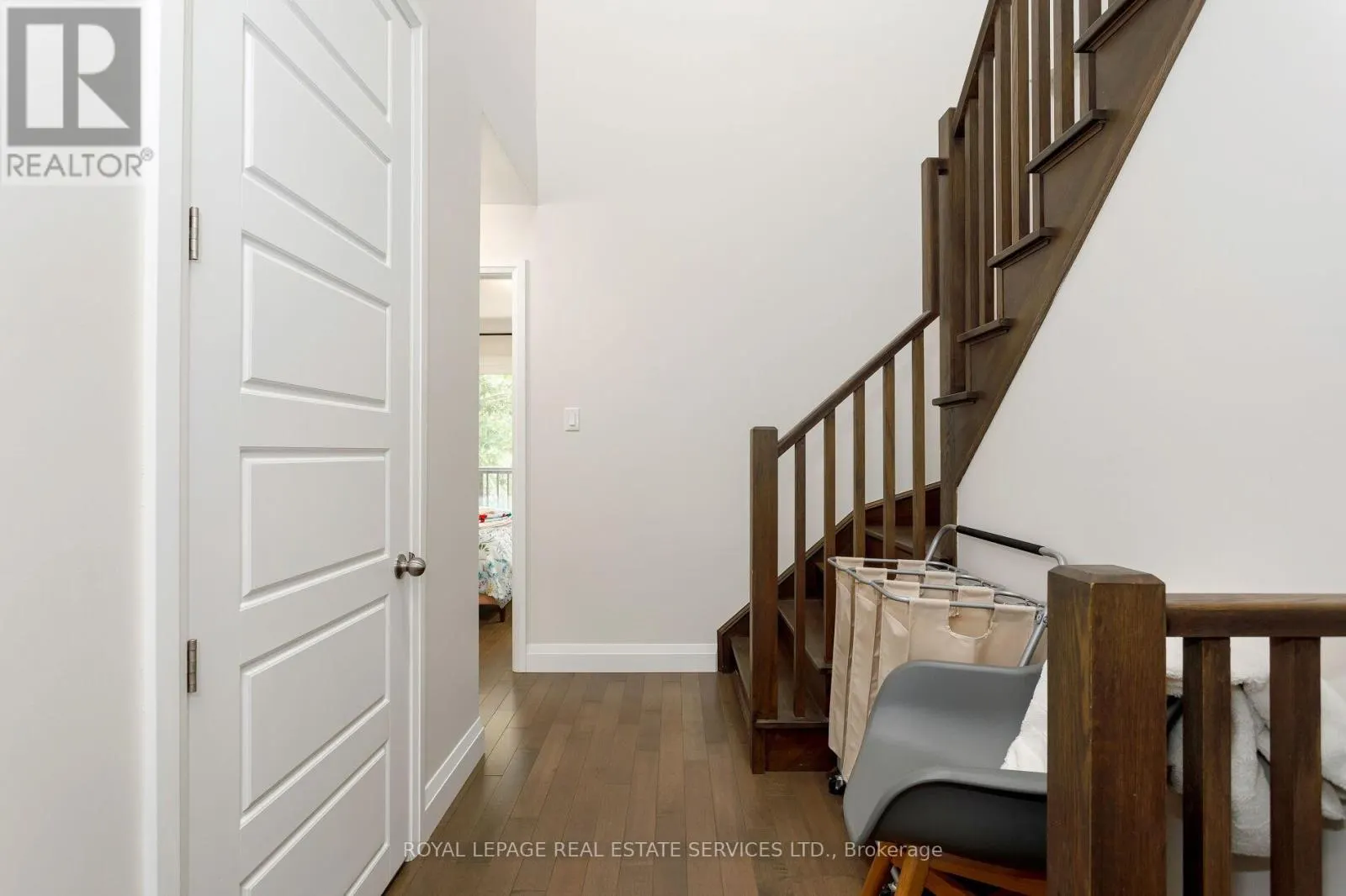 22 - 405 PLAINS ROAD E