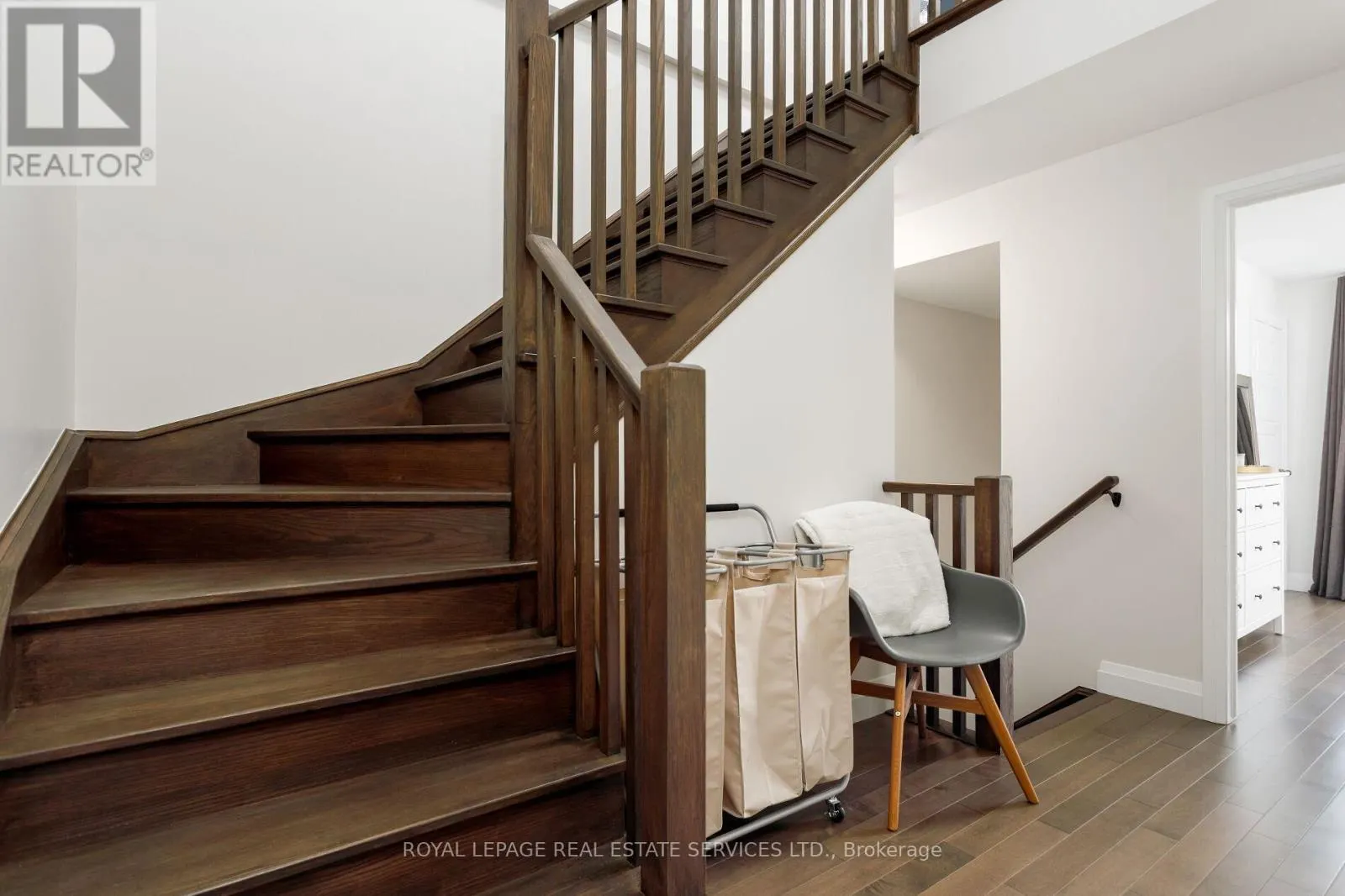 22 - 405 PLAINS ROAD E