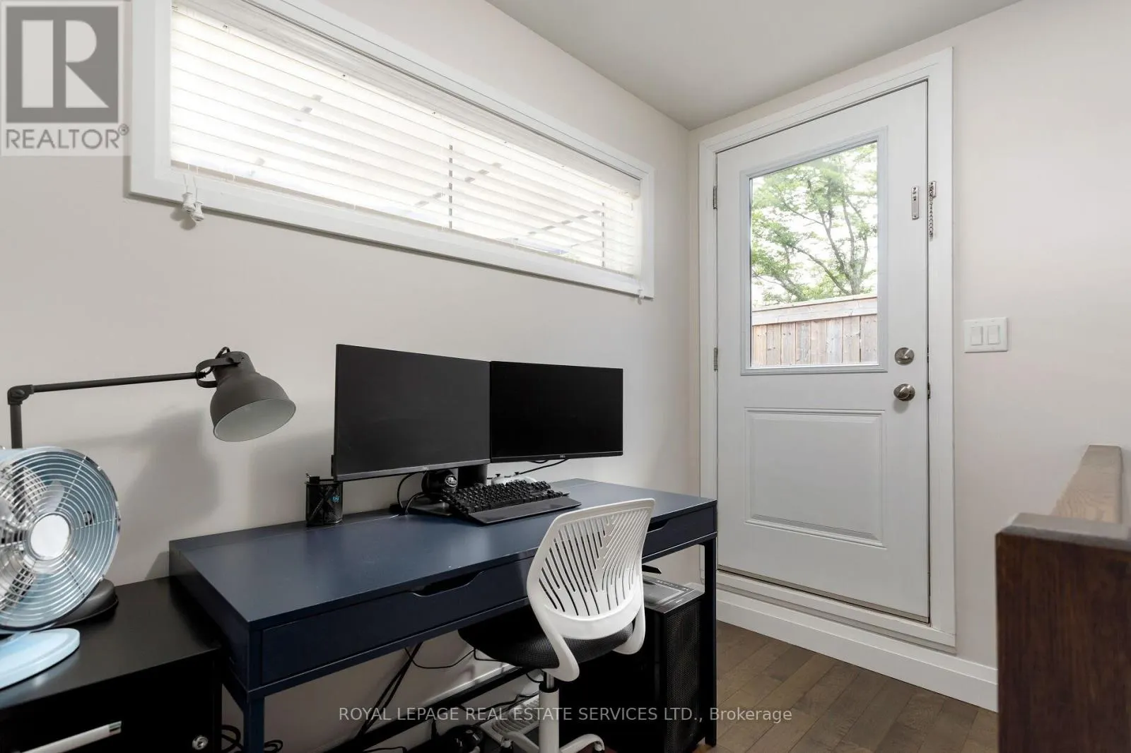 22 - 405 PLAINS ROAD E