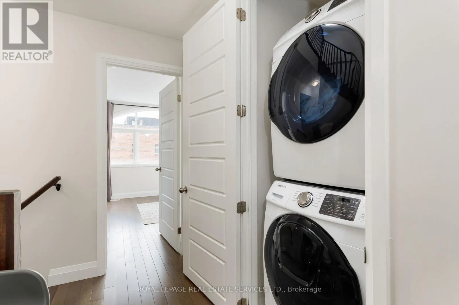22 - 405 PLAINS ROAD E