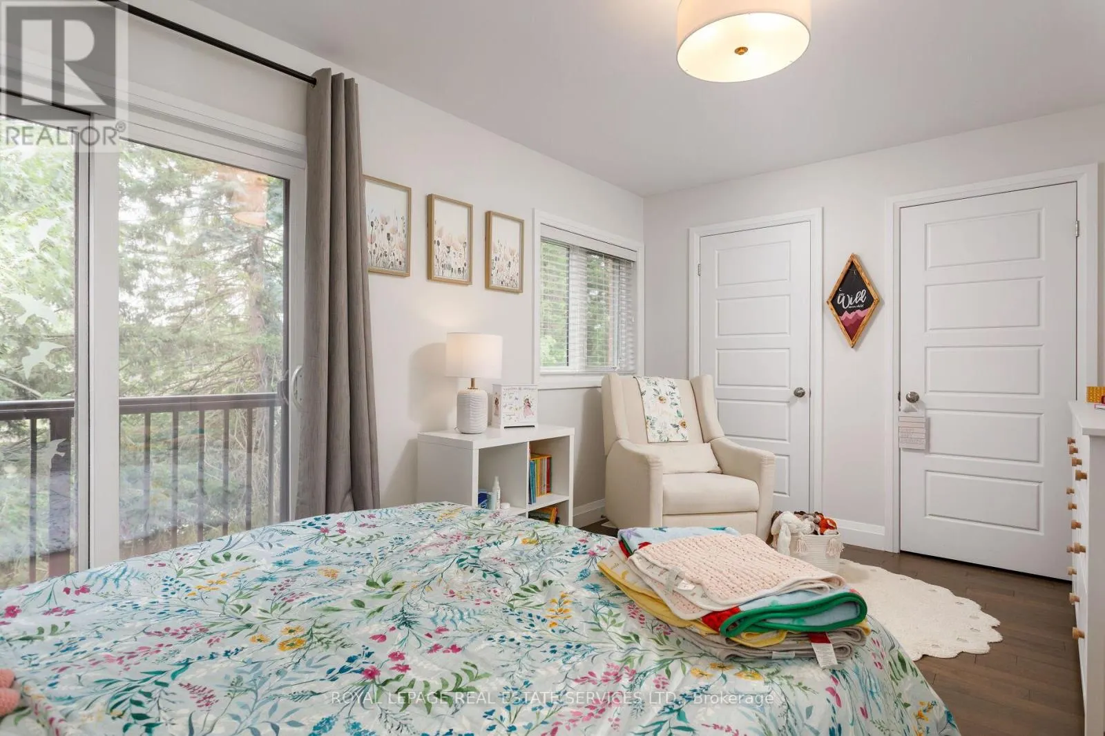 22 - 405 PLAINS ROAD E