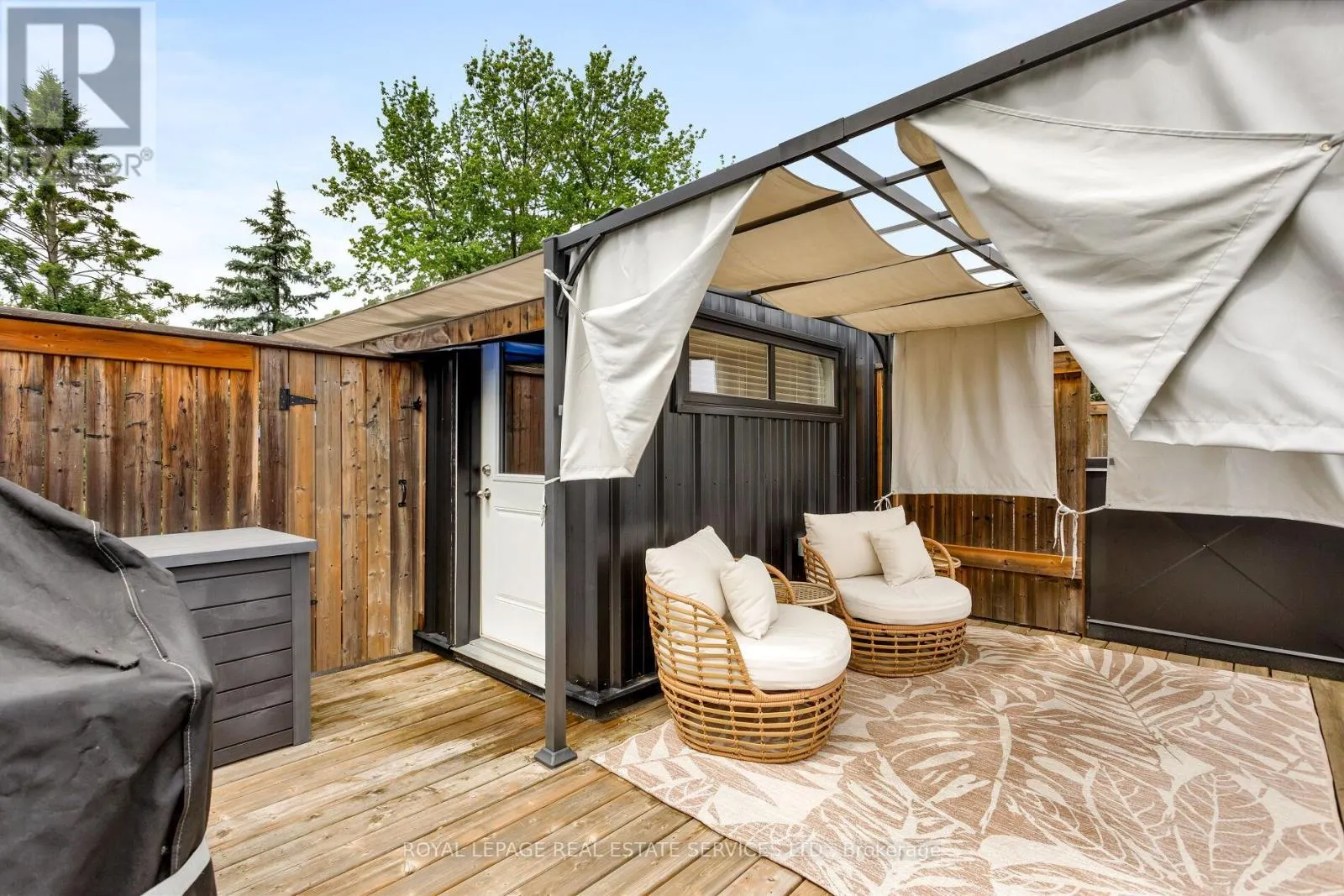 22 - 405 PLAINS ROAD E