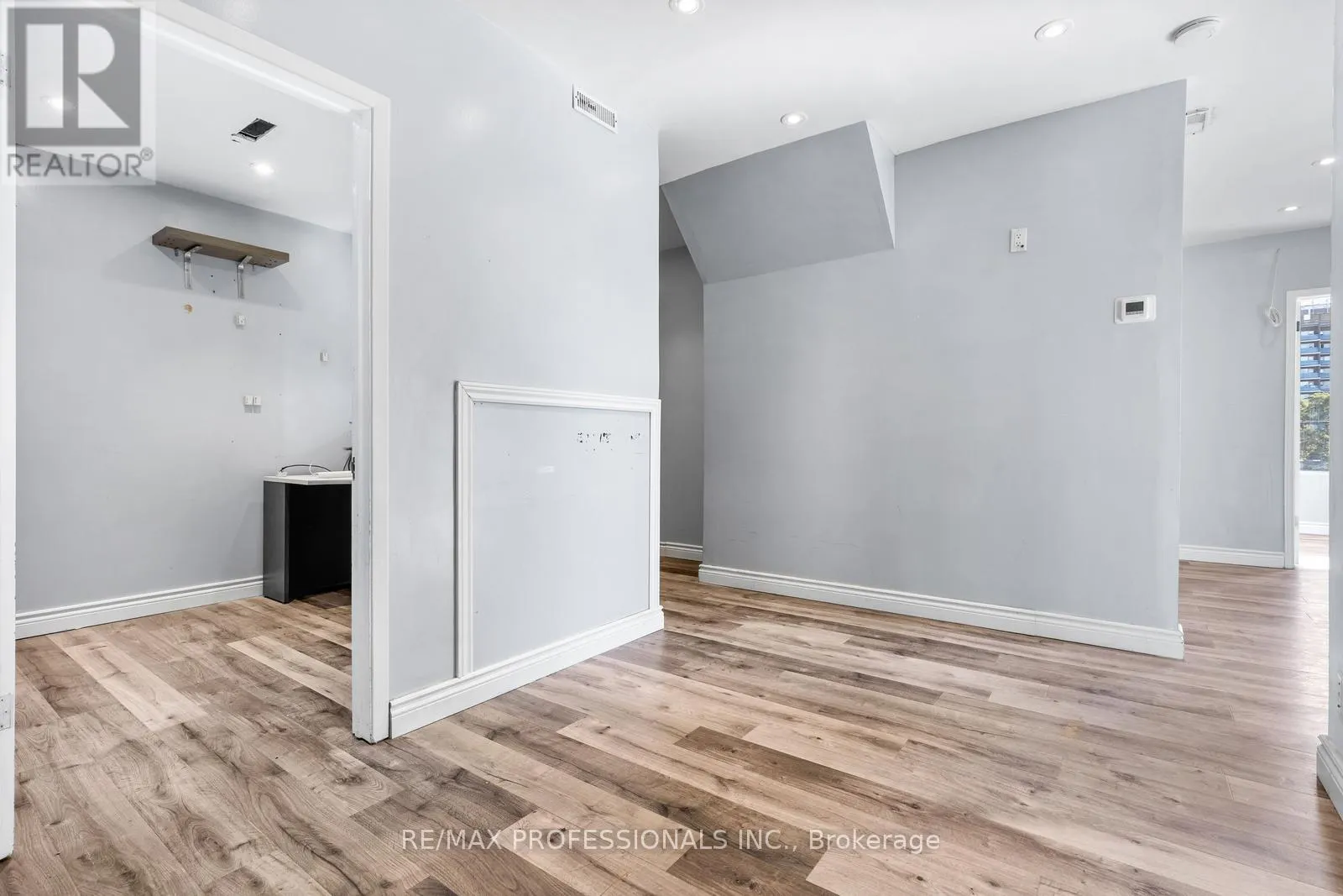201 - 4640 JANE STREET