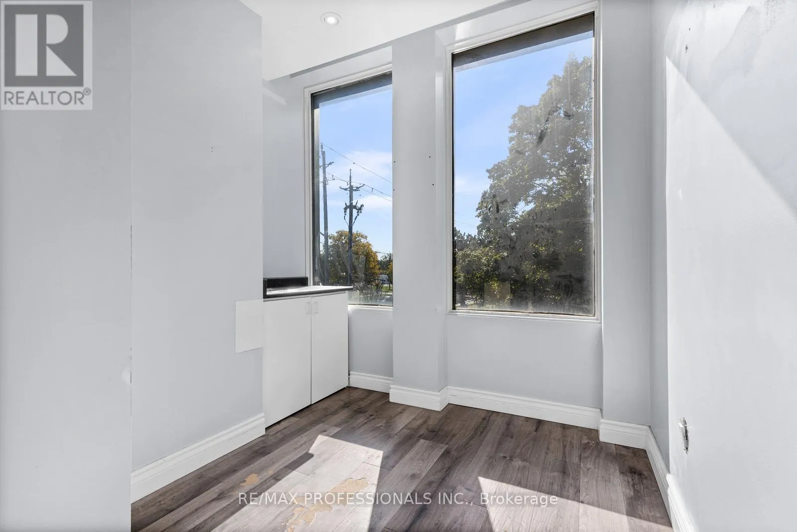 201 - 4640 JANE STREET