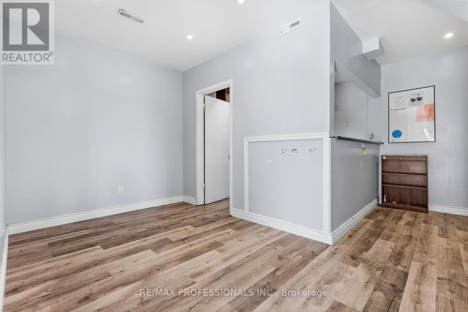 201 - 4640 JANE STREET