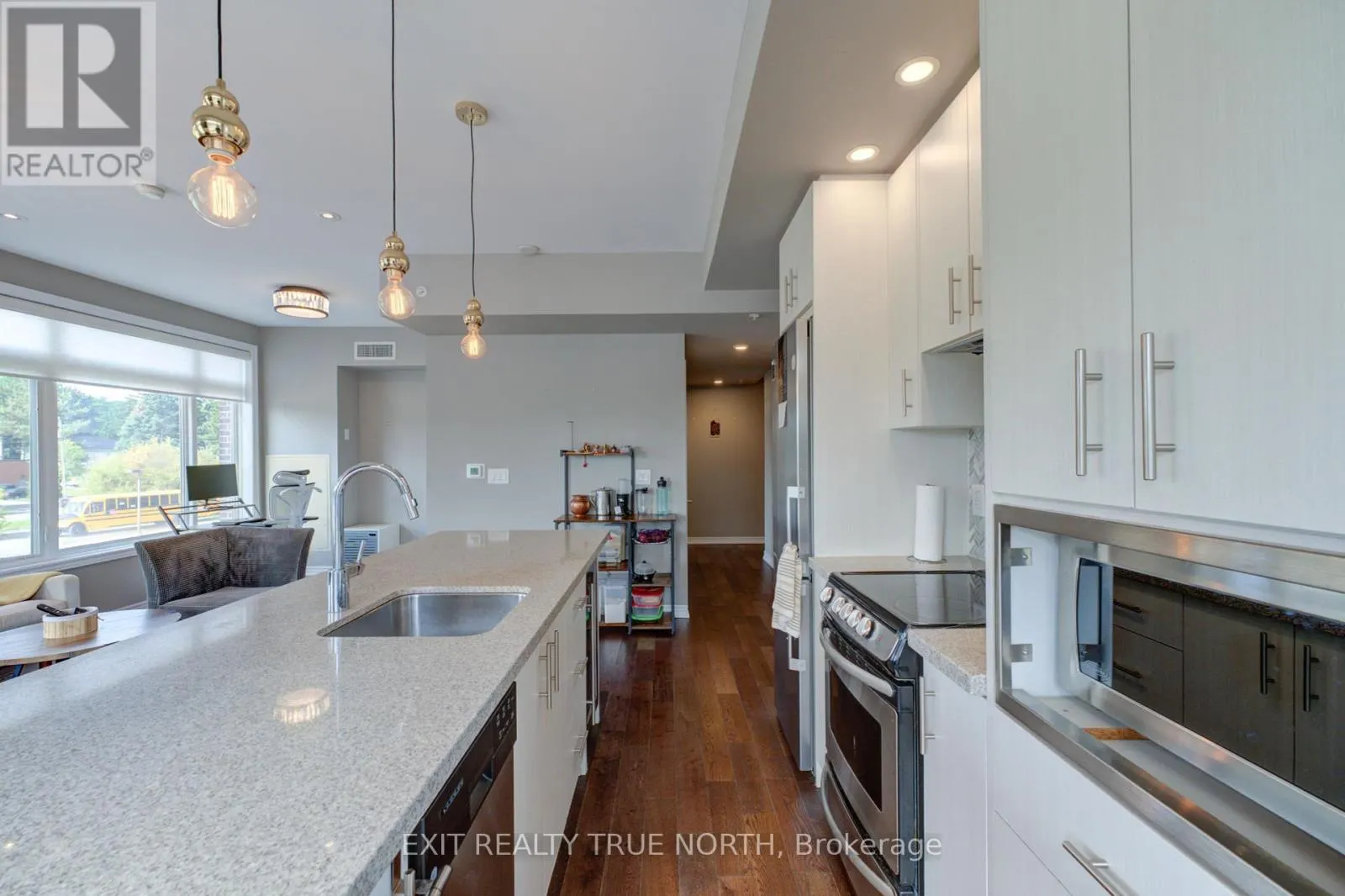 205 - 457 PLAINS ROAD E