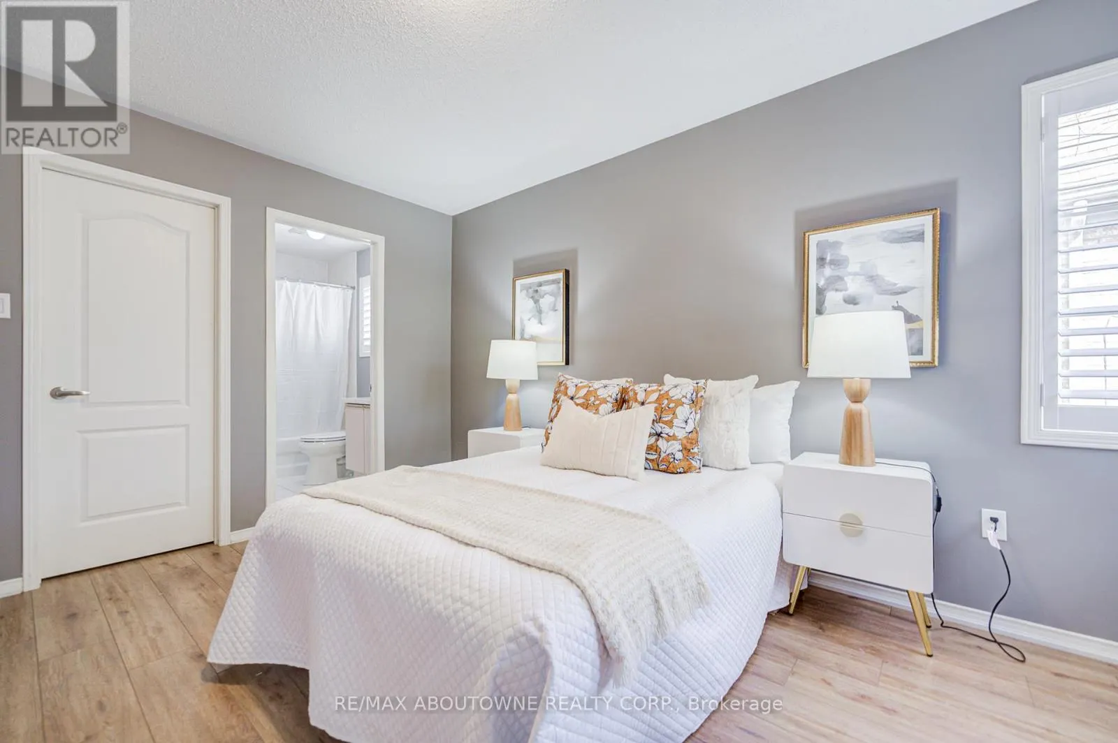 3041 CAULFIELD CRESCENT