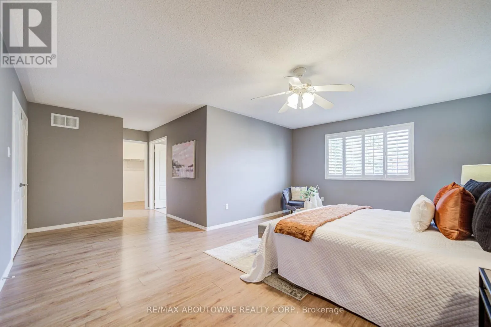 3041 CAULFIELD CRESCENT