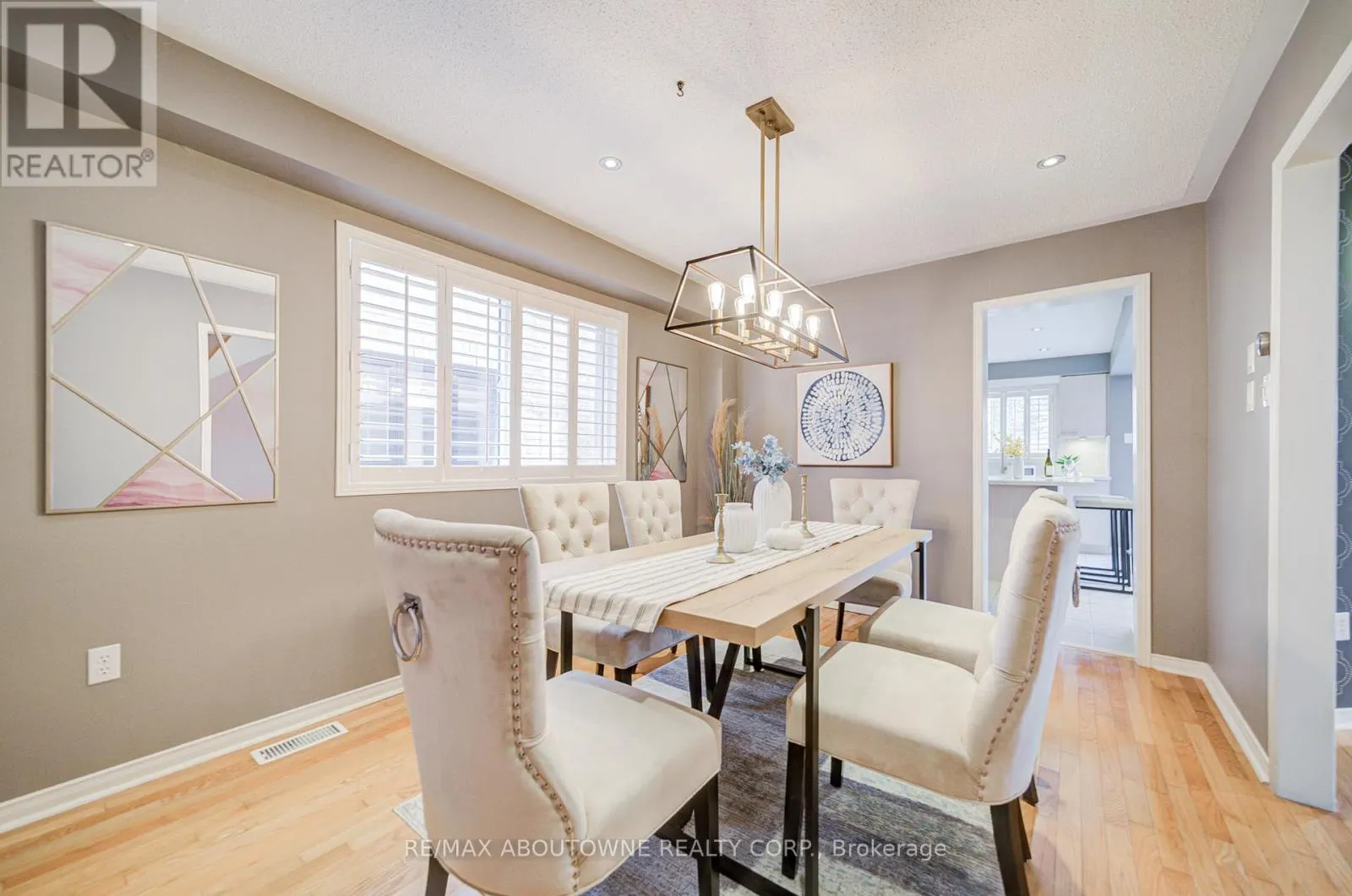 3041 CAULFIELD CRESCENT