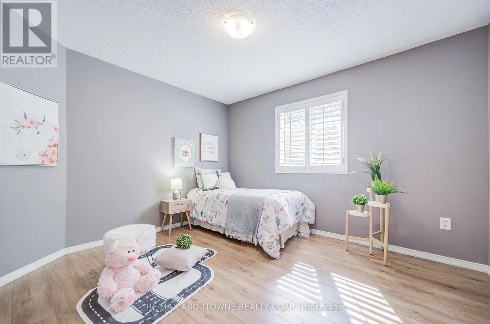 3041 CAULFIELD CRESCENT