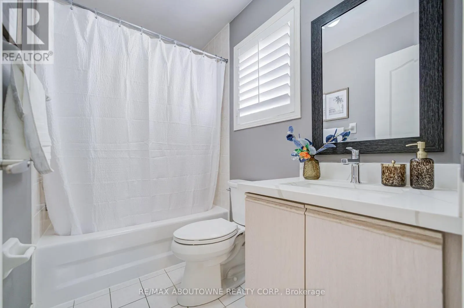 3041 CAULFIELD CRESCENT