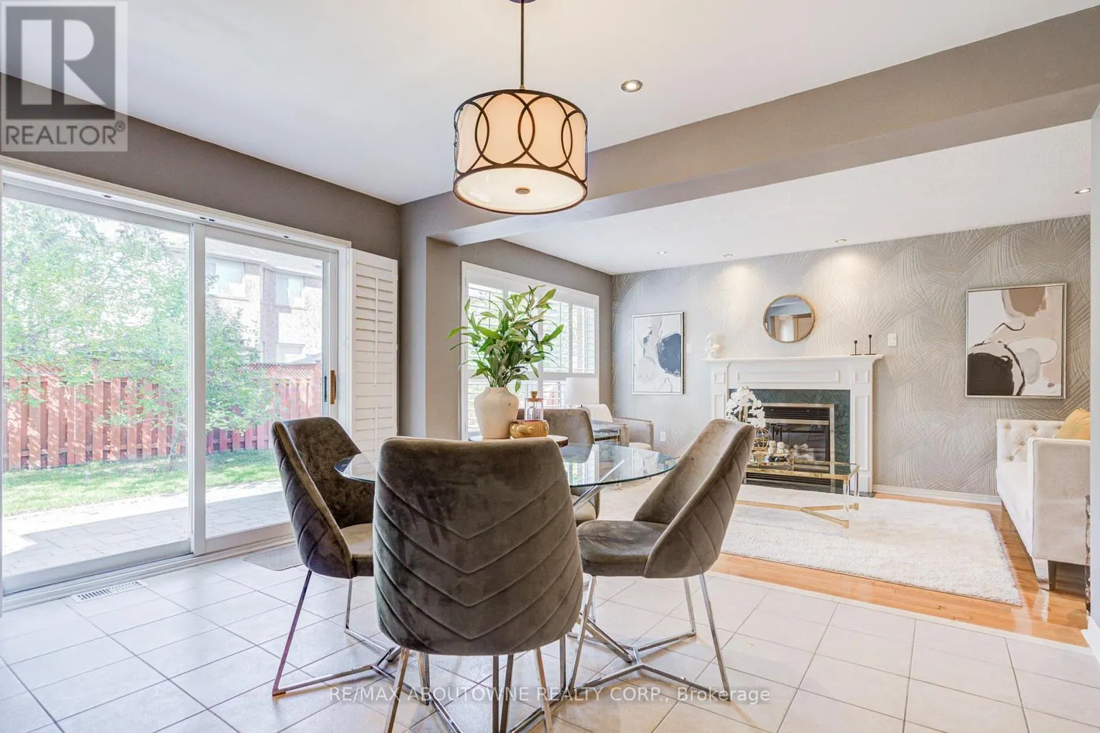 3041 CAULFIELD CRESCENT