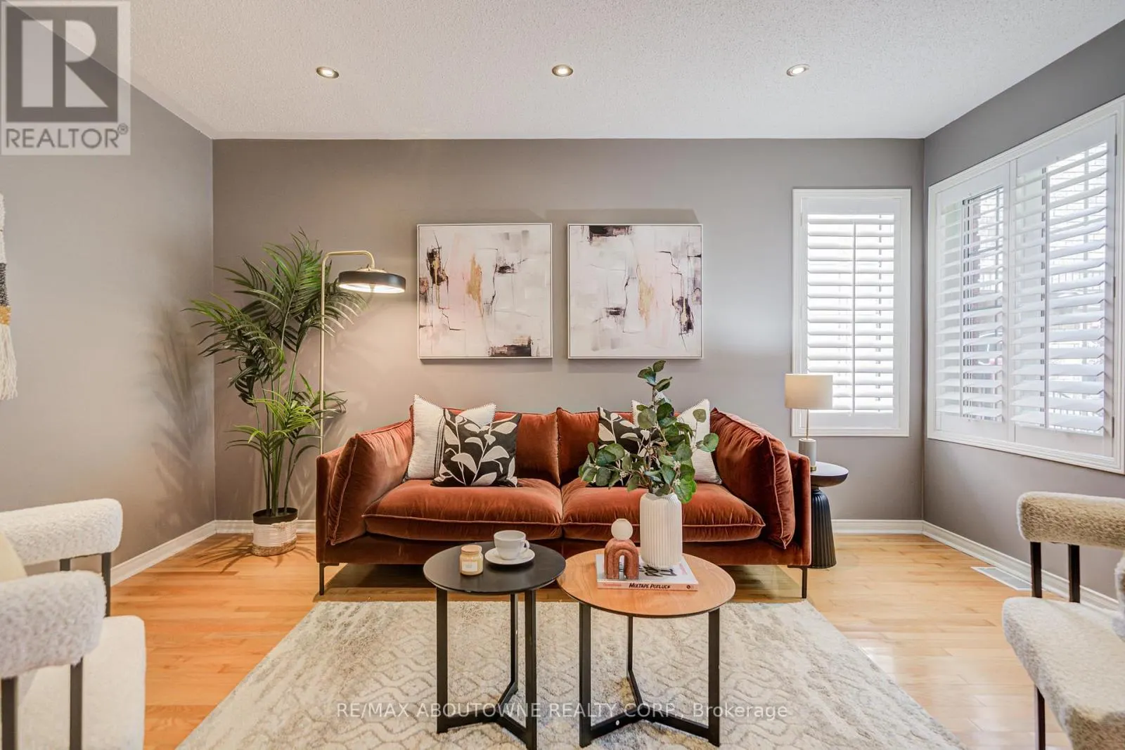 3041 CAULFIELD CRESCENT