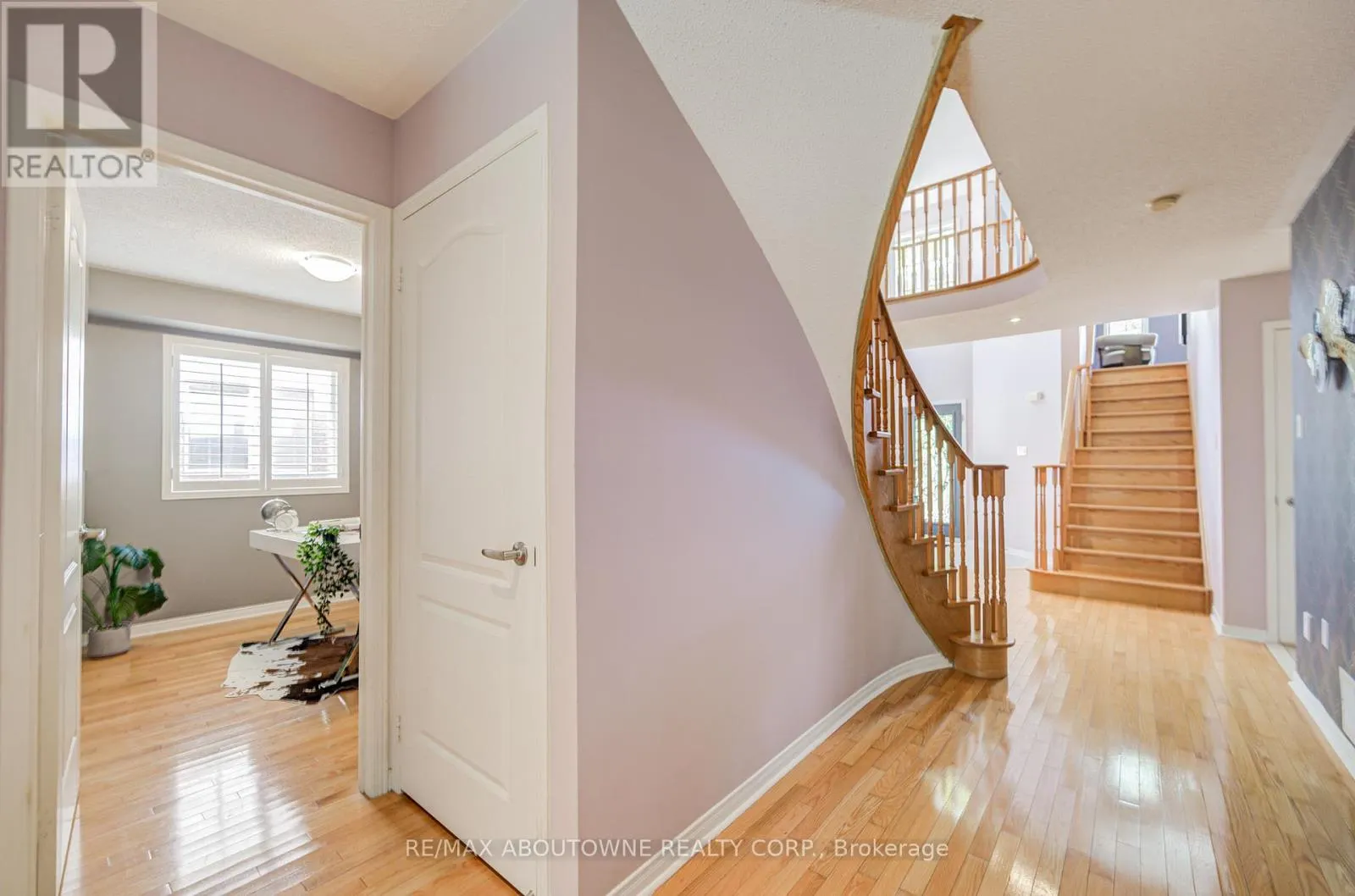 3041 CAULFIELD CRESCENT