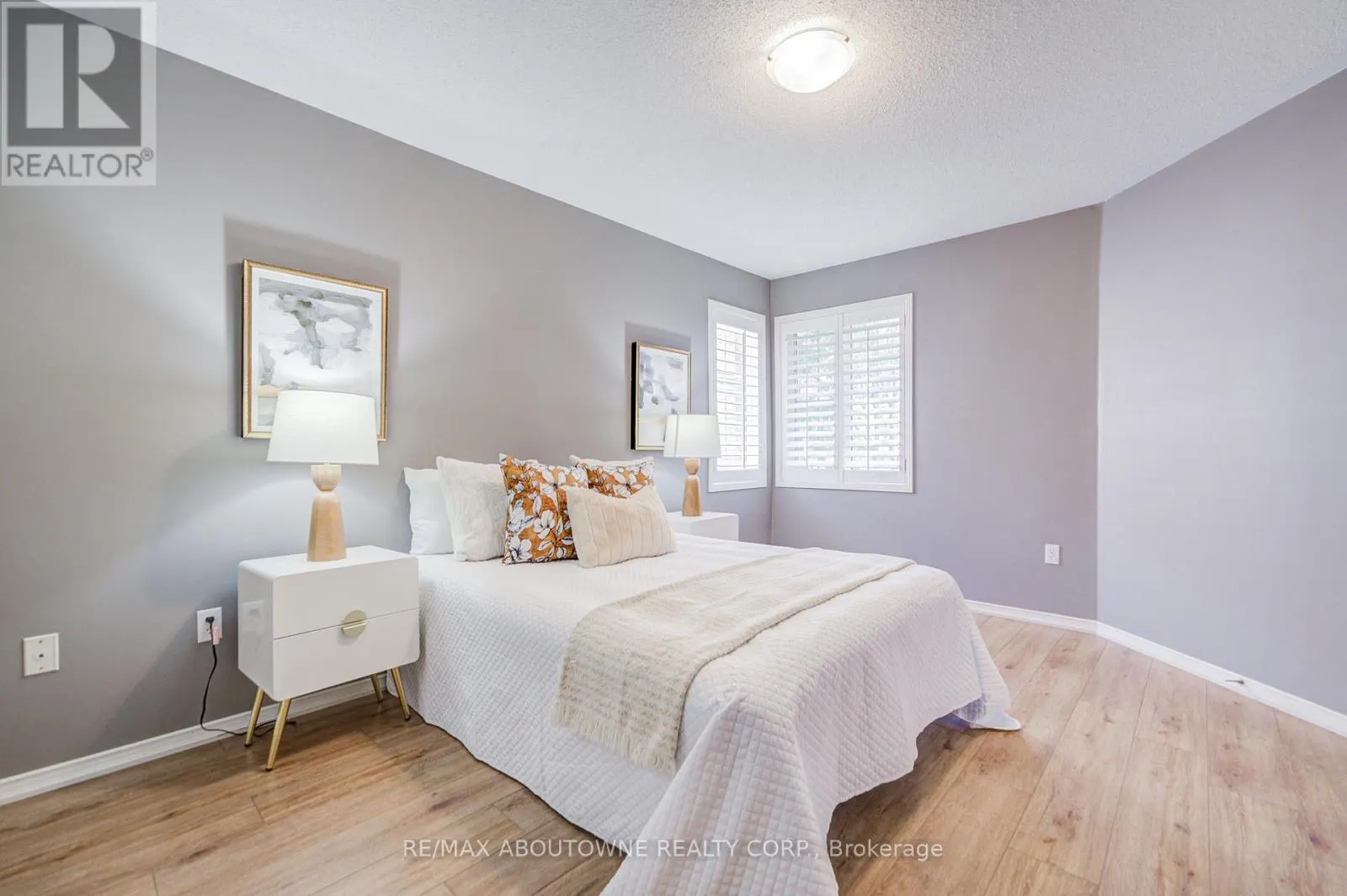 3041 CAULFIELD CRESCENT