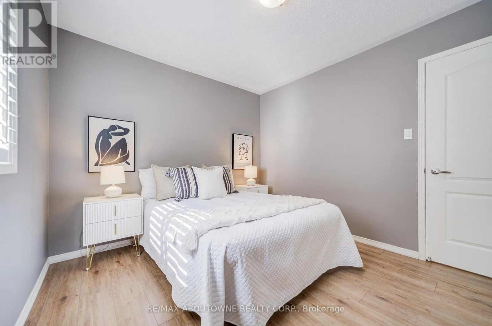 3041 CAULFIELD CRESCENT