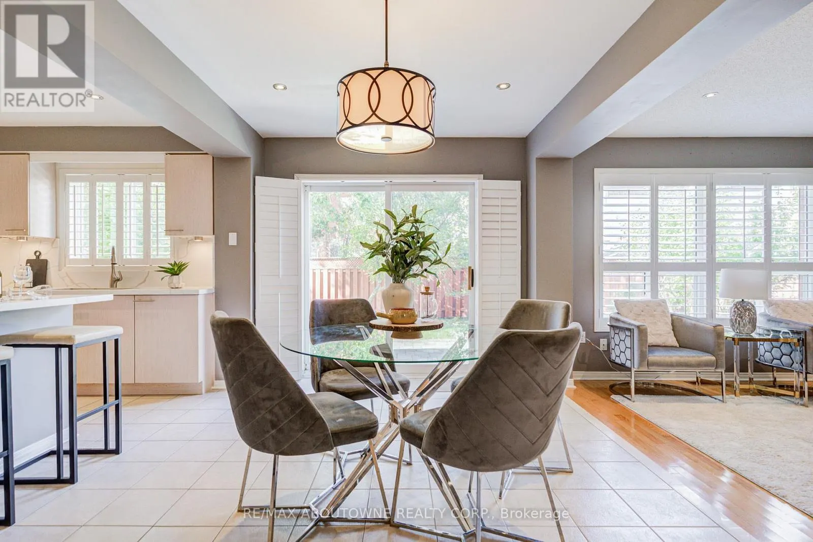 3041 CAULFIELD CRESCENT