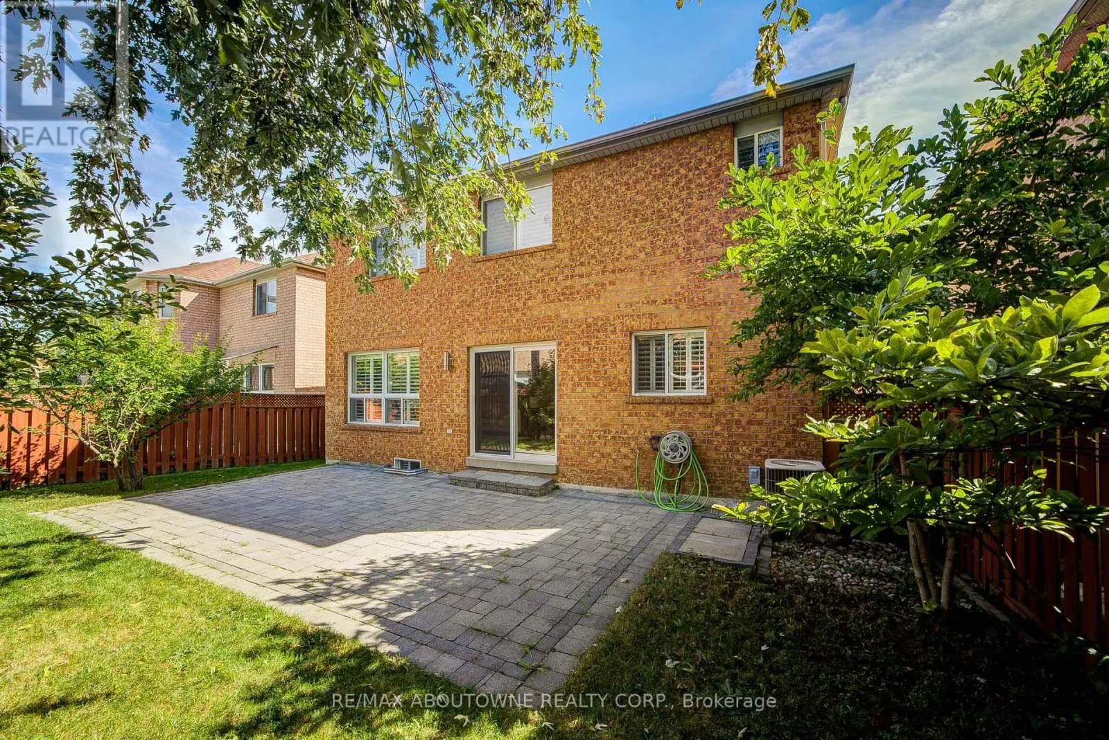 3041 CAULFIELD CRESCENT