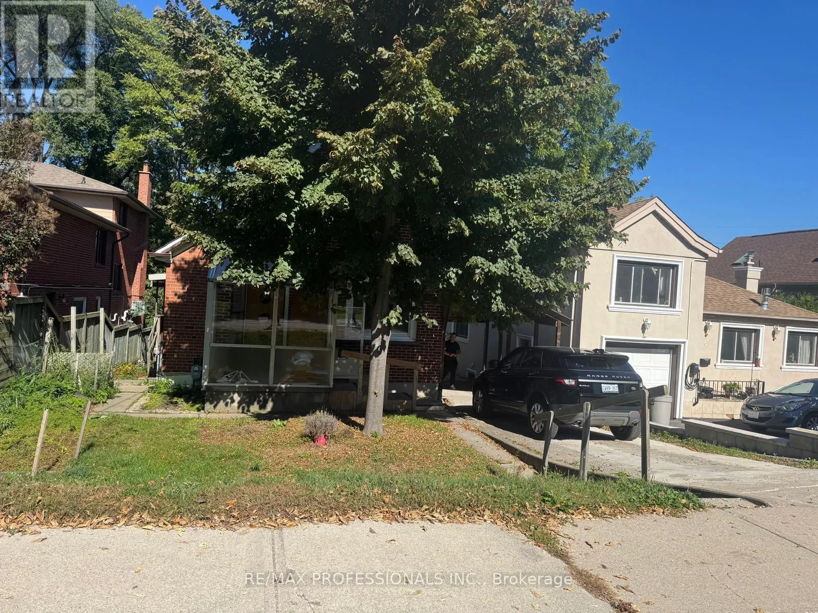 8 DANIELS STREET