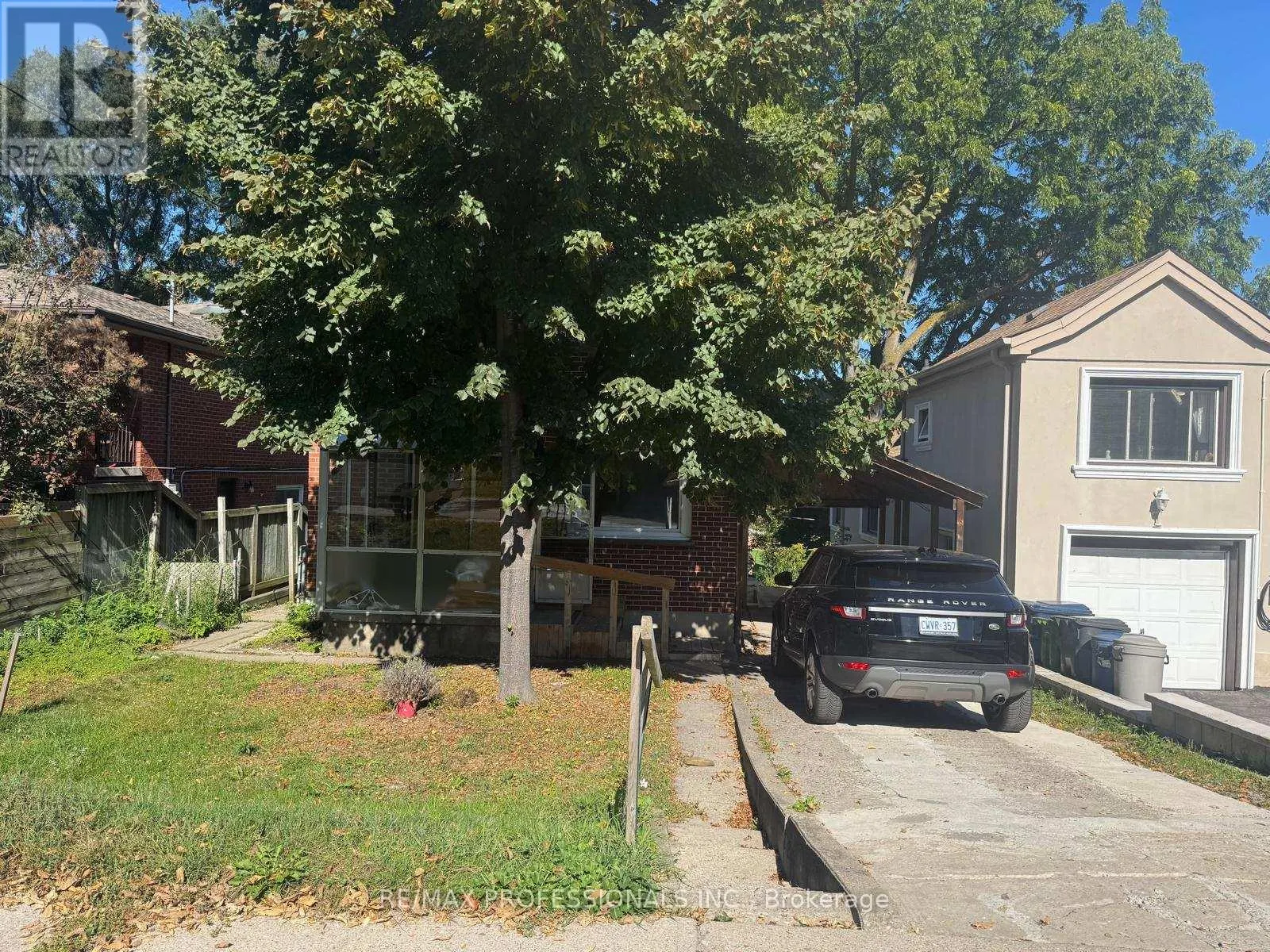 8 DANIELS STREET
