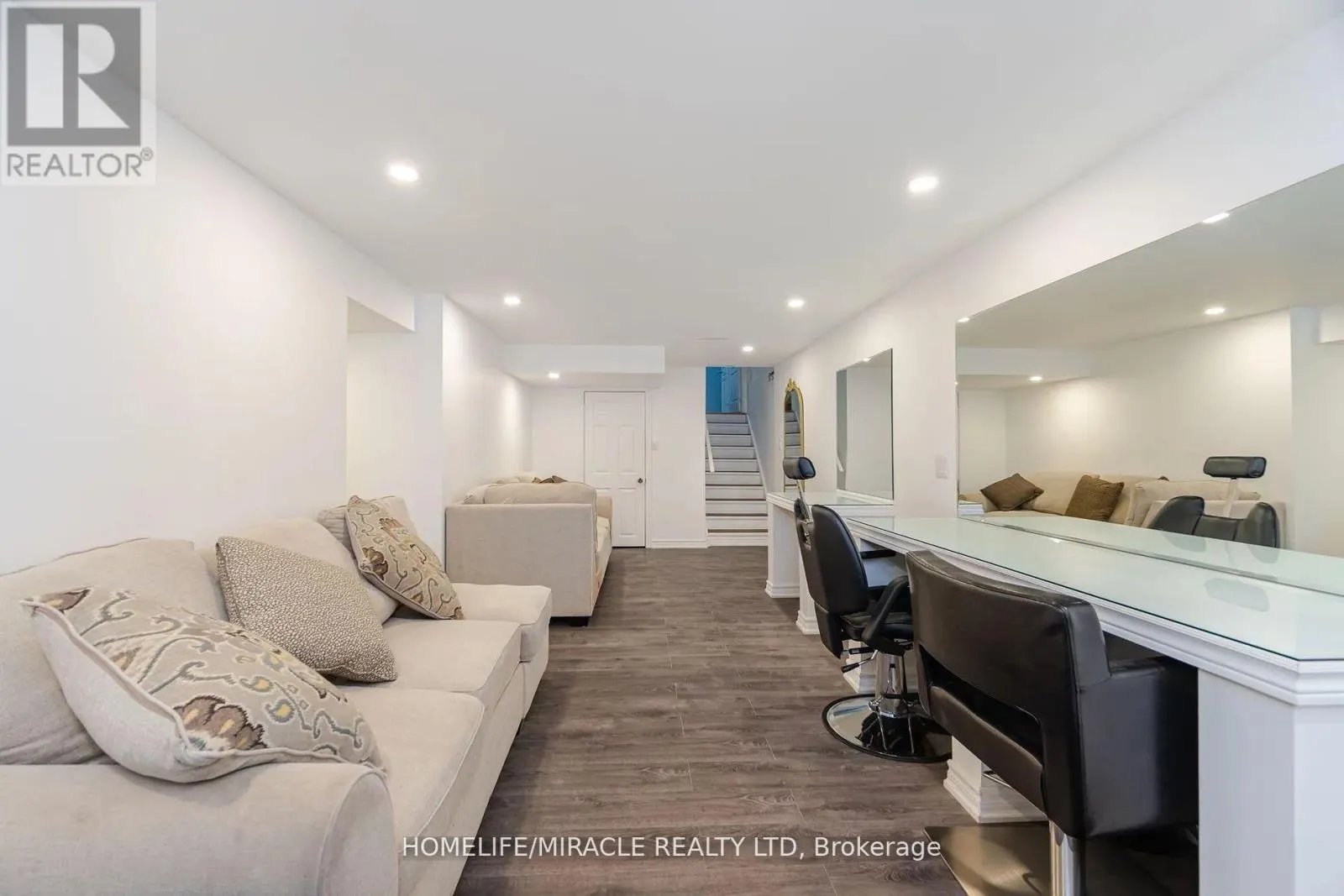 93 KEMPENFELT TRAIL