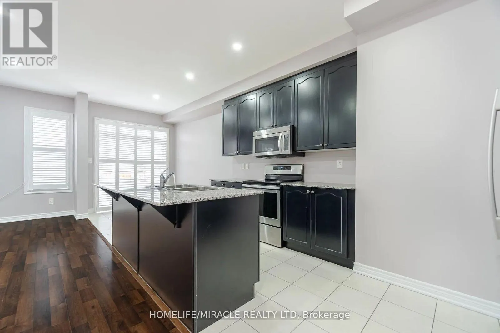93 KEMPENFELT TRAIL