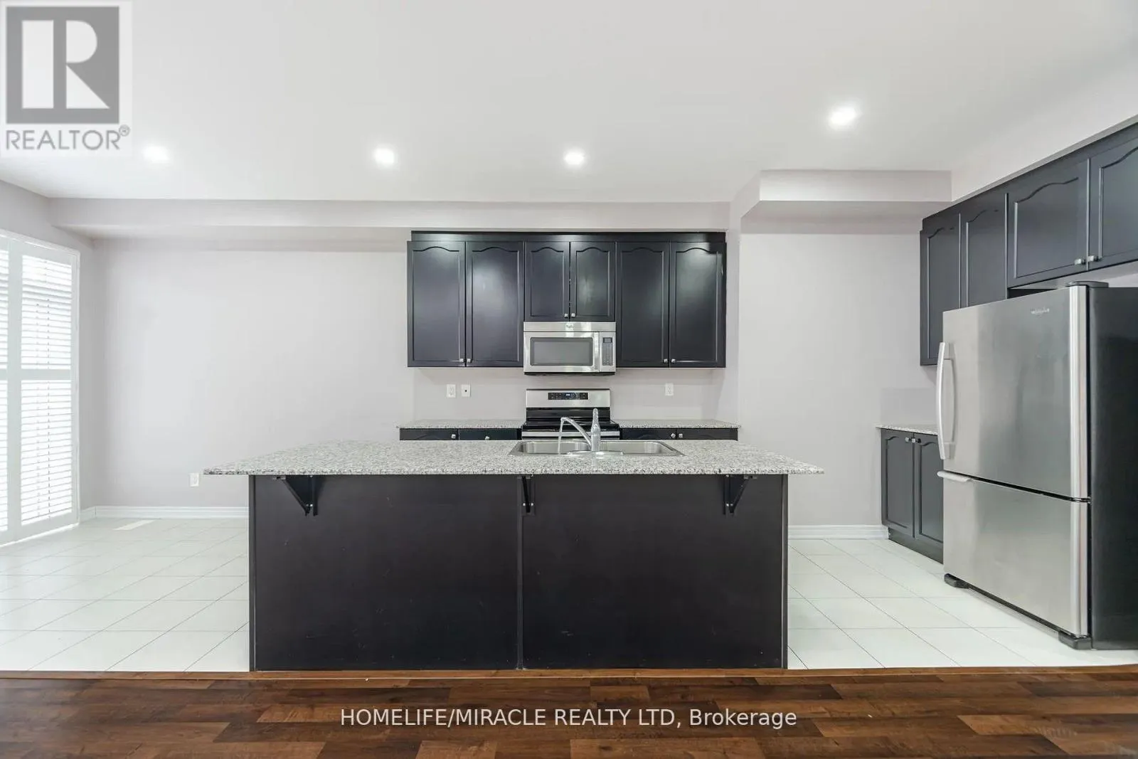 93 KEMPENFELT TRAIL