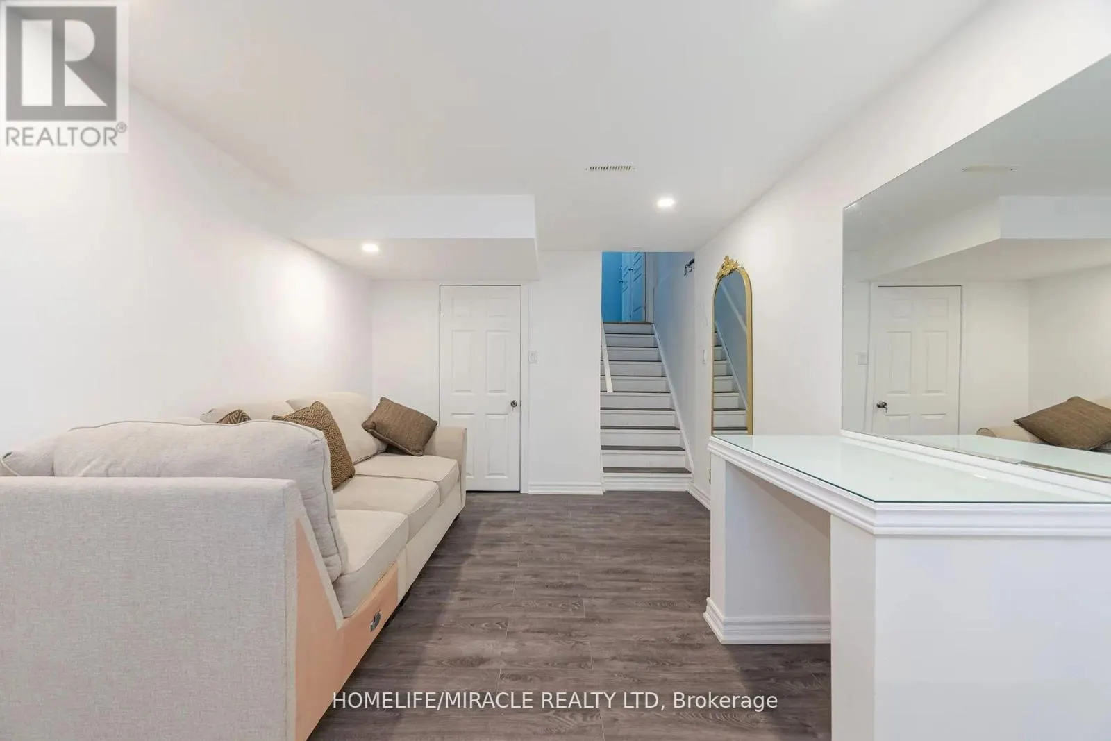 93 KEMPENFELT TRAIL