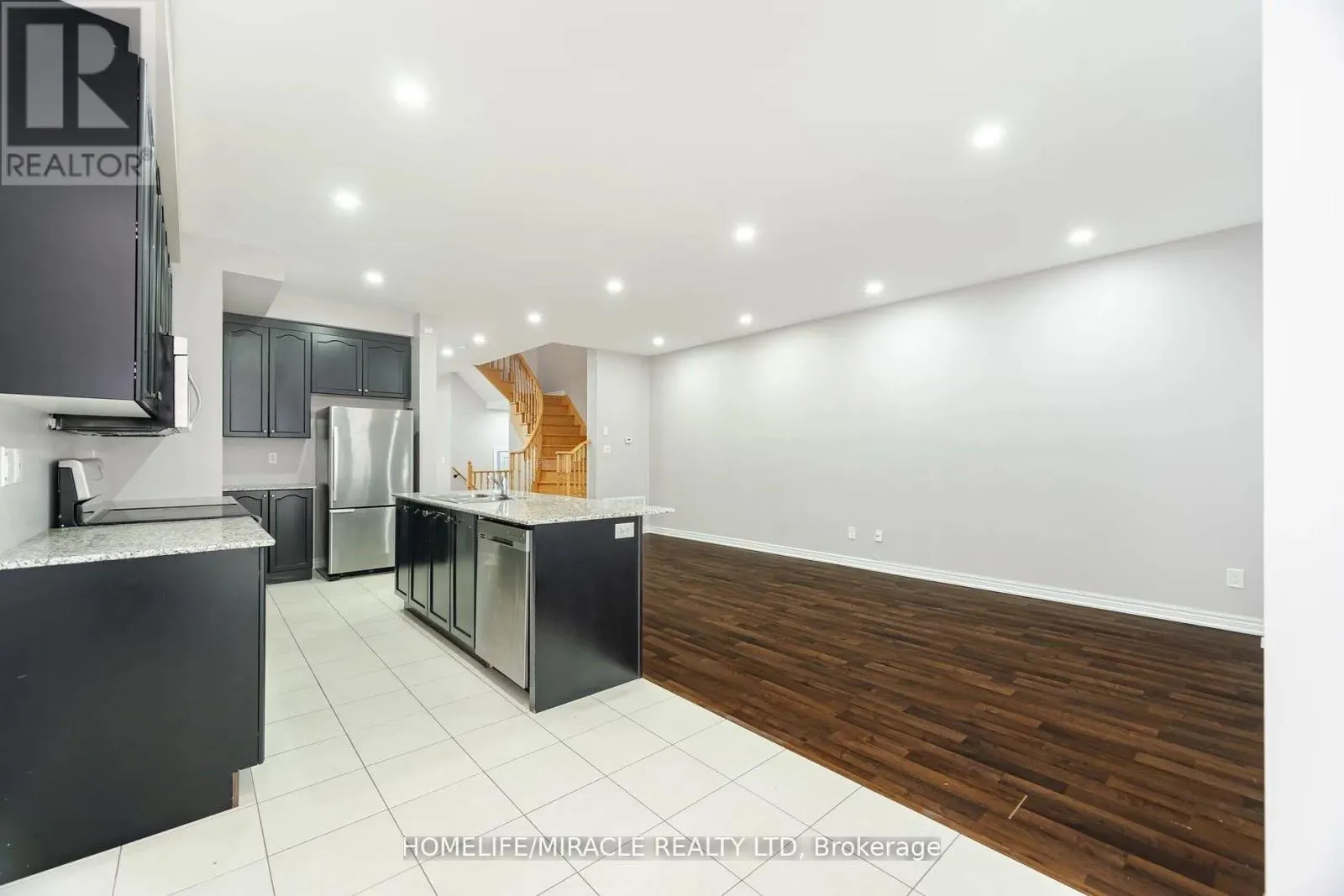 93 KEMPENFELT TRAIL