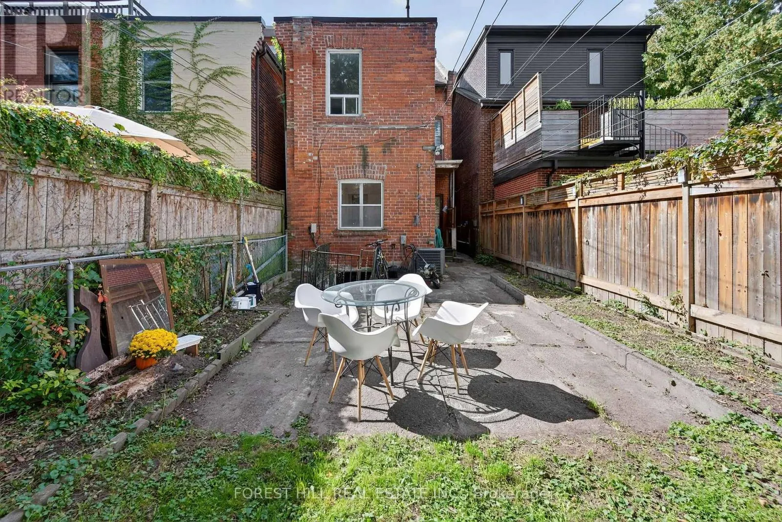 487 CLENDENAN AVENUE